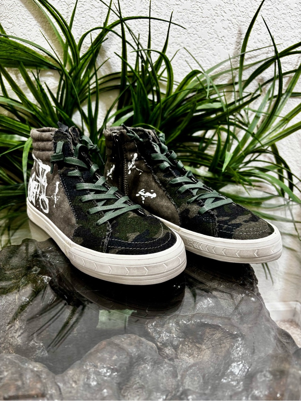 NWT Vintage Havana Retna Women’s Sz.9 Green Camo Graphic sneakers